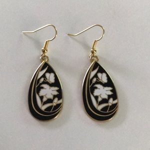 Vintage Floral Tear Drop Gold Tone Earrings